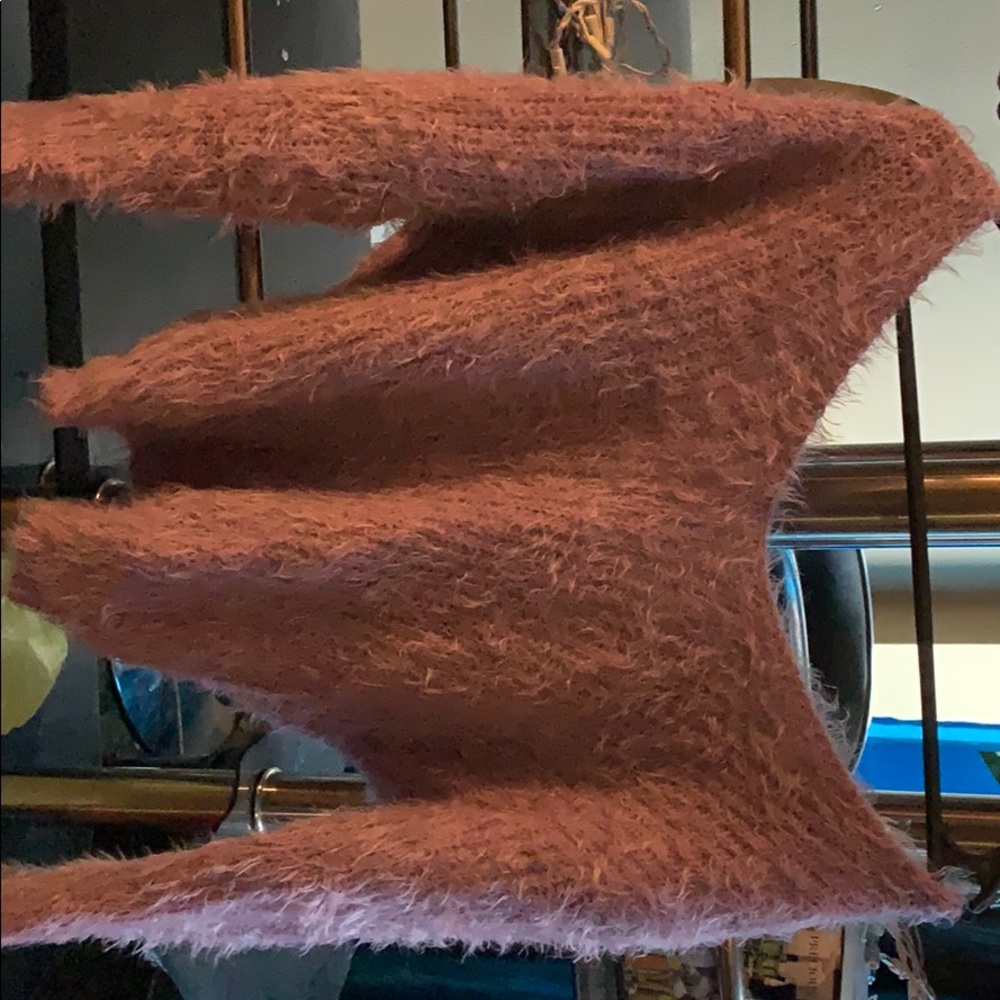 Fuzzy sweater - Picture 3 of 3